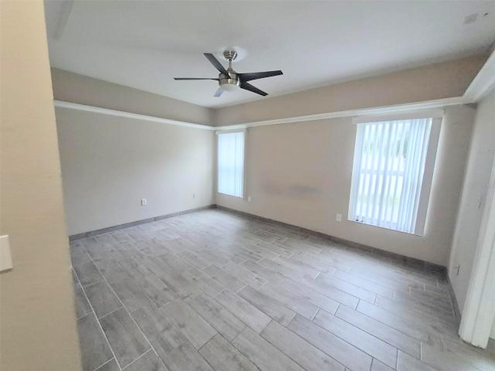 Single Family Residence at 902 GREENBELT CIR, BRANDON, photo 35 of 68