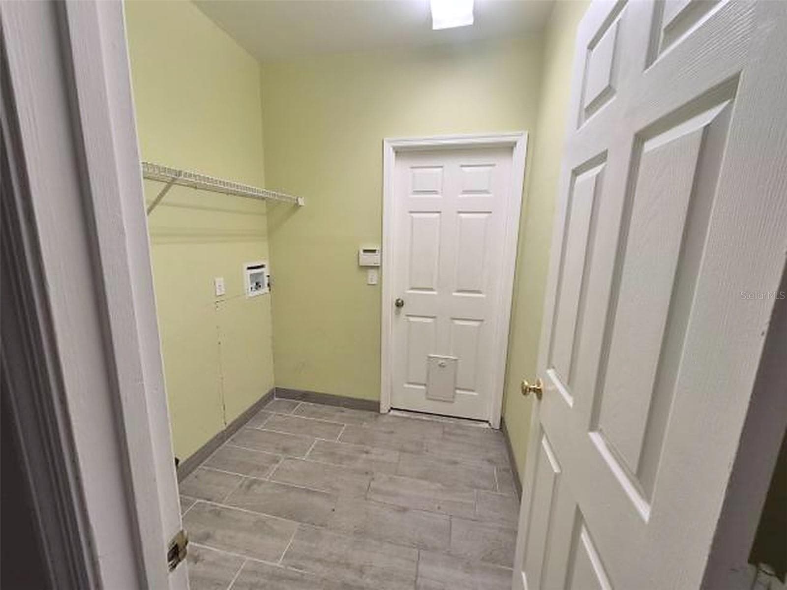 Single Family Residence at 902 GREENBELT CIR, BRANDON, photo 47 of 68
