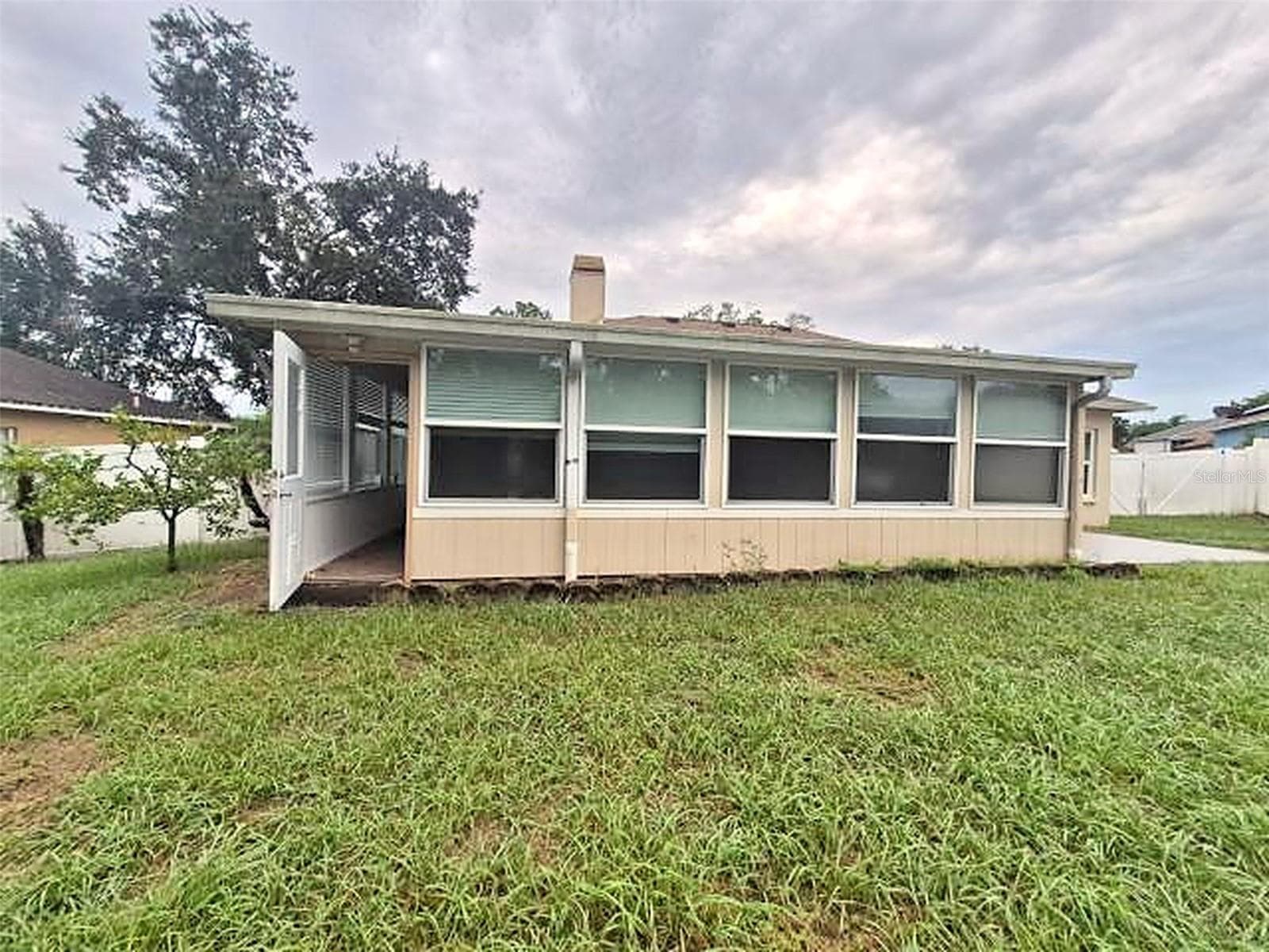 Single Family Residence at 902 GREENBELT CIR, BRANDON, photo 53 of 68