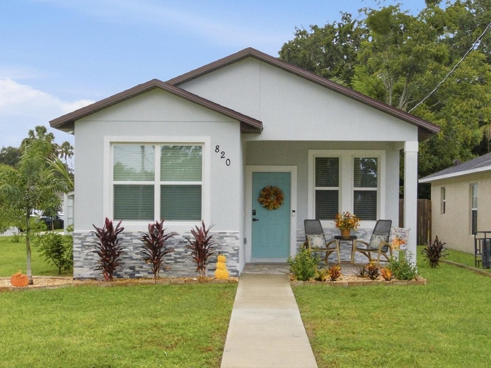 820 PECAN AVE