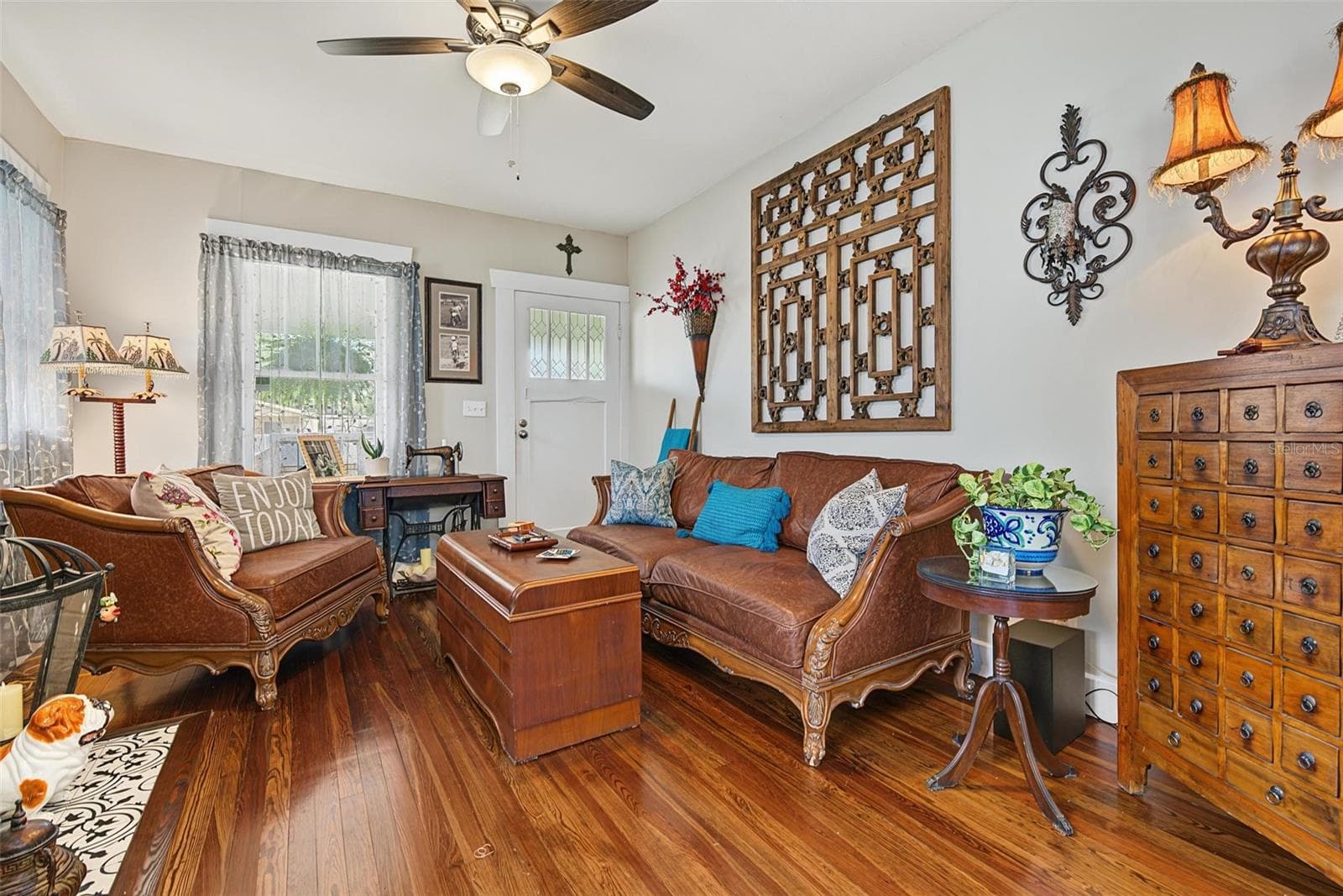 Single Family Residence at 809 E FLORA ST, TAMPA, photo 16 of 36