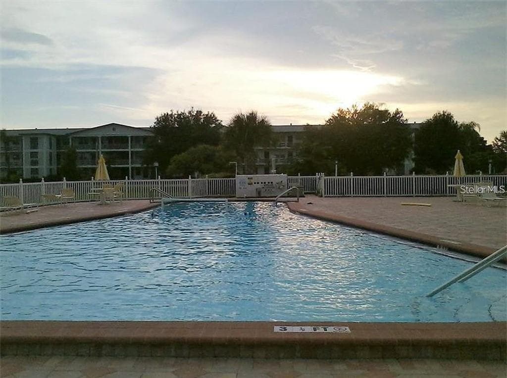 Community Swimming pool - 5810 21ST ST N #15, ST PETERSBURG