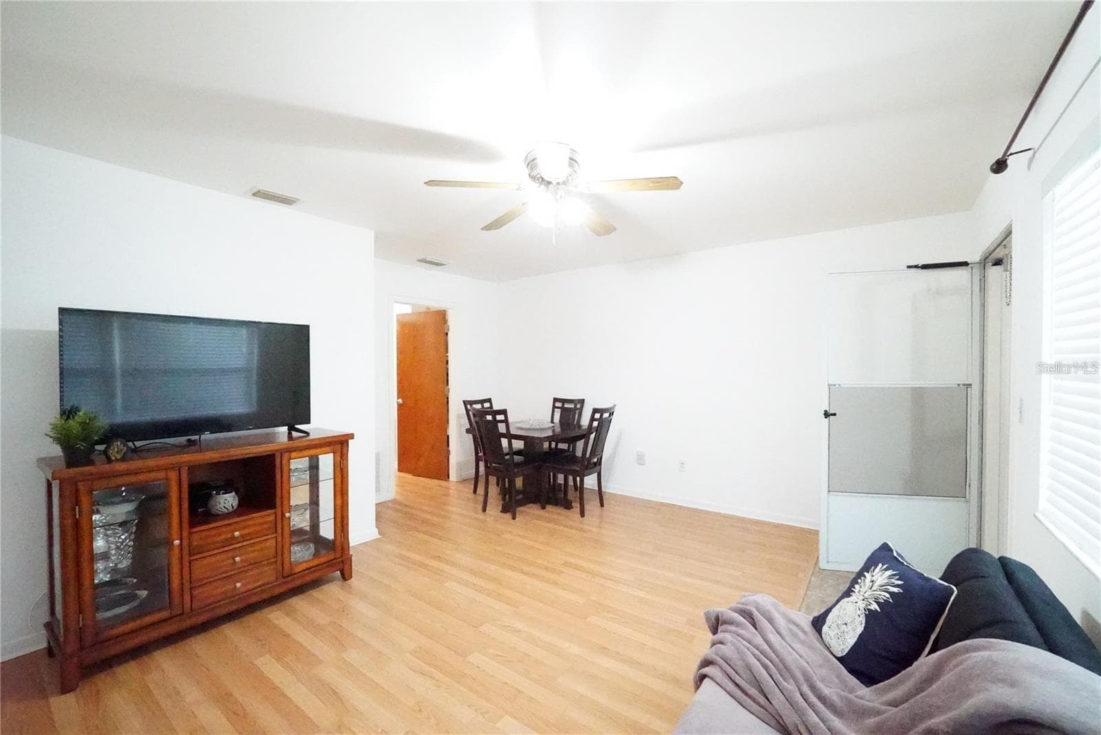 Living room area - 5810 21ST ST N #15, ST PETERSBURG