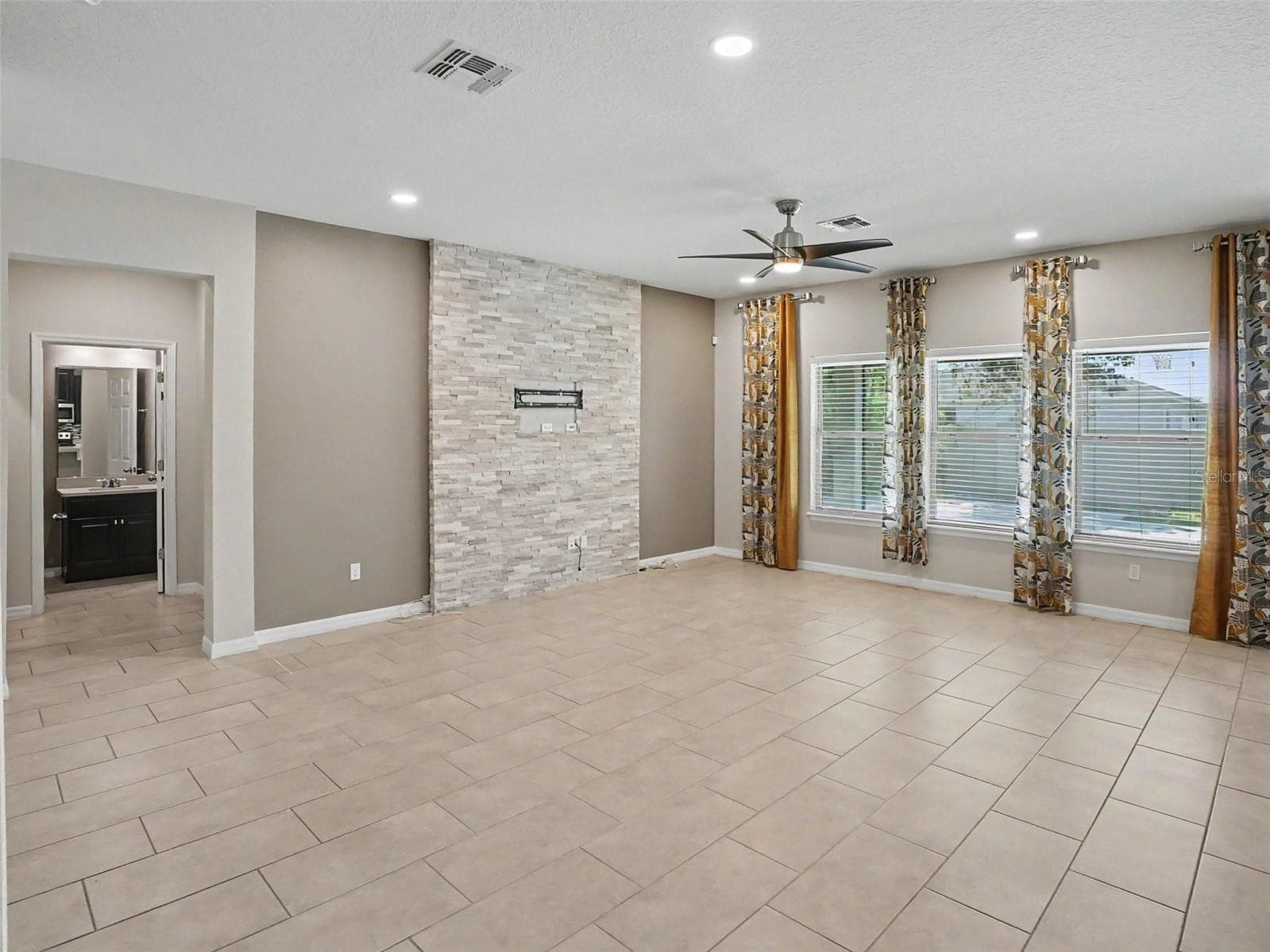 Single Family Residence at 3208 STONEWYCK ST, ORLANDO, photo 6 of 23