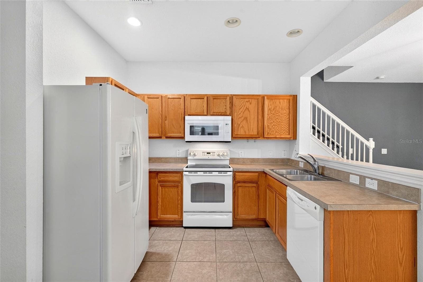 Single Family Residence at 4106 SW 54TH CIR, OCALA, photo 5 of 28
