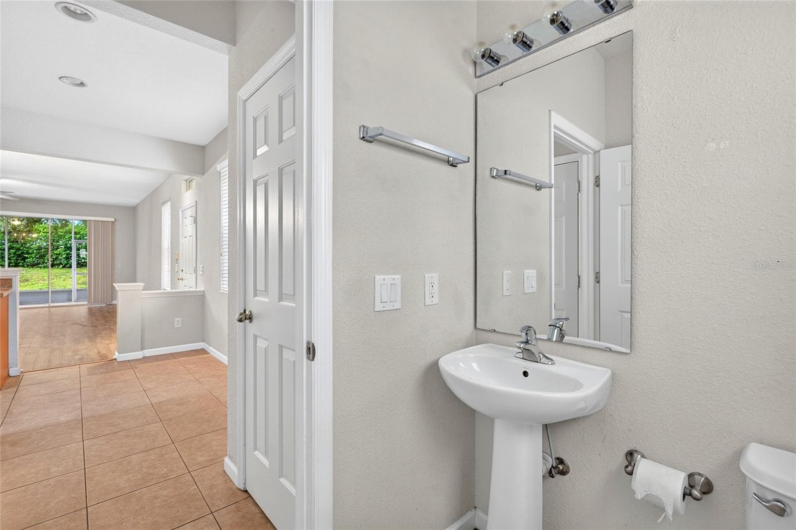 Single Family Residence at 4106 SW 54TH CIR, OCALA, photo 7 of 28