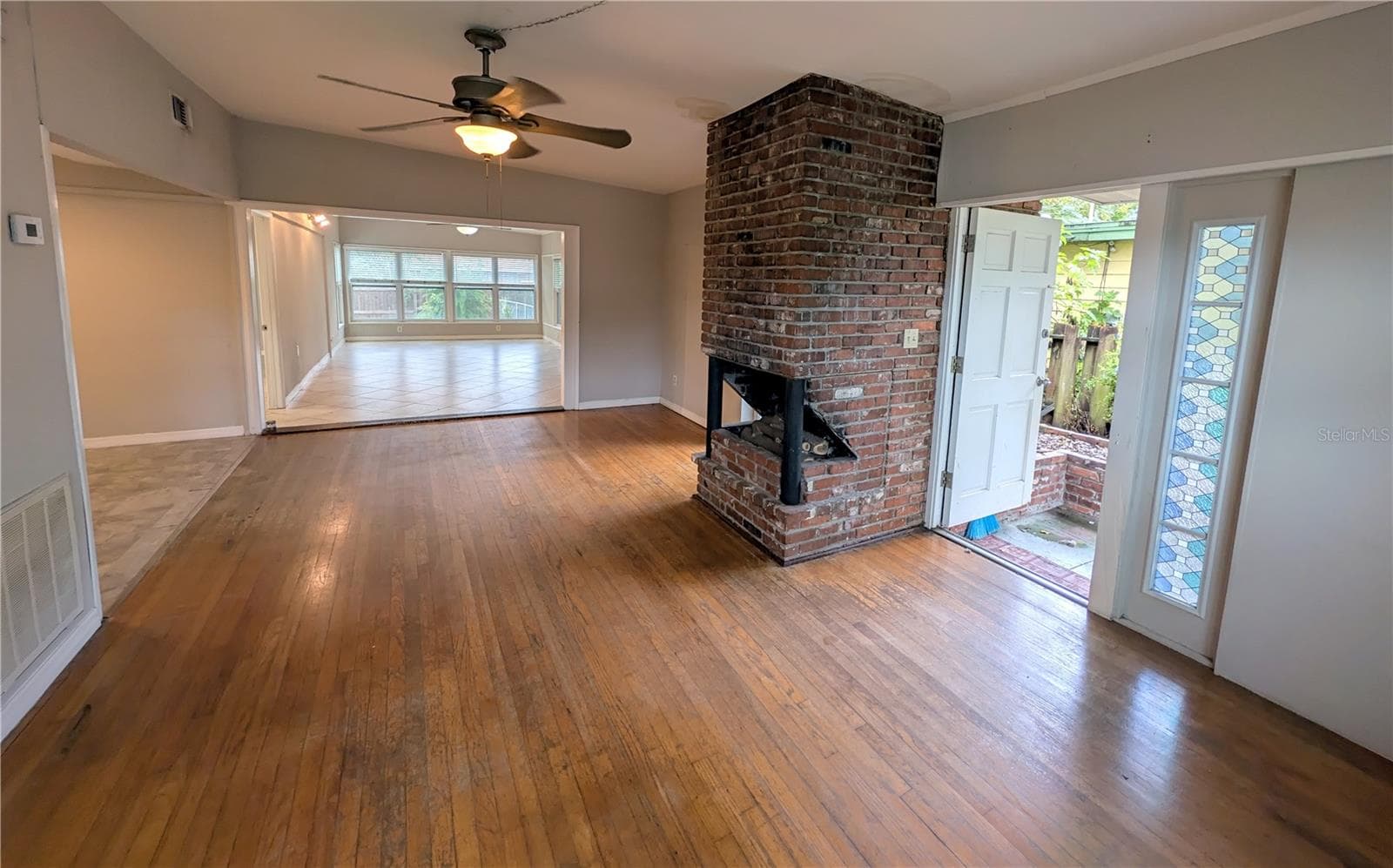 Single Family Residence at 1528 LEVERN ST, CLEARWATER, photo 2 of 39