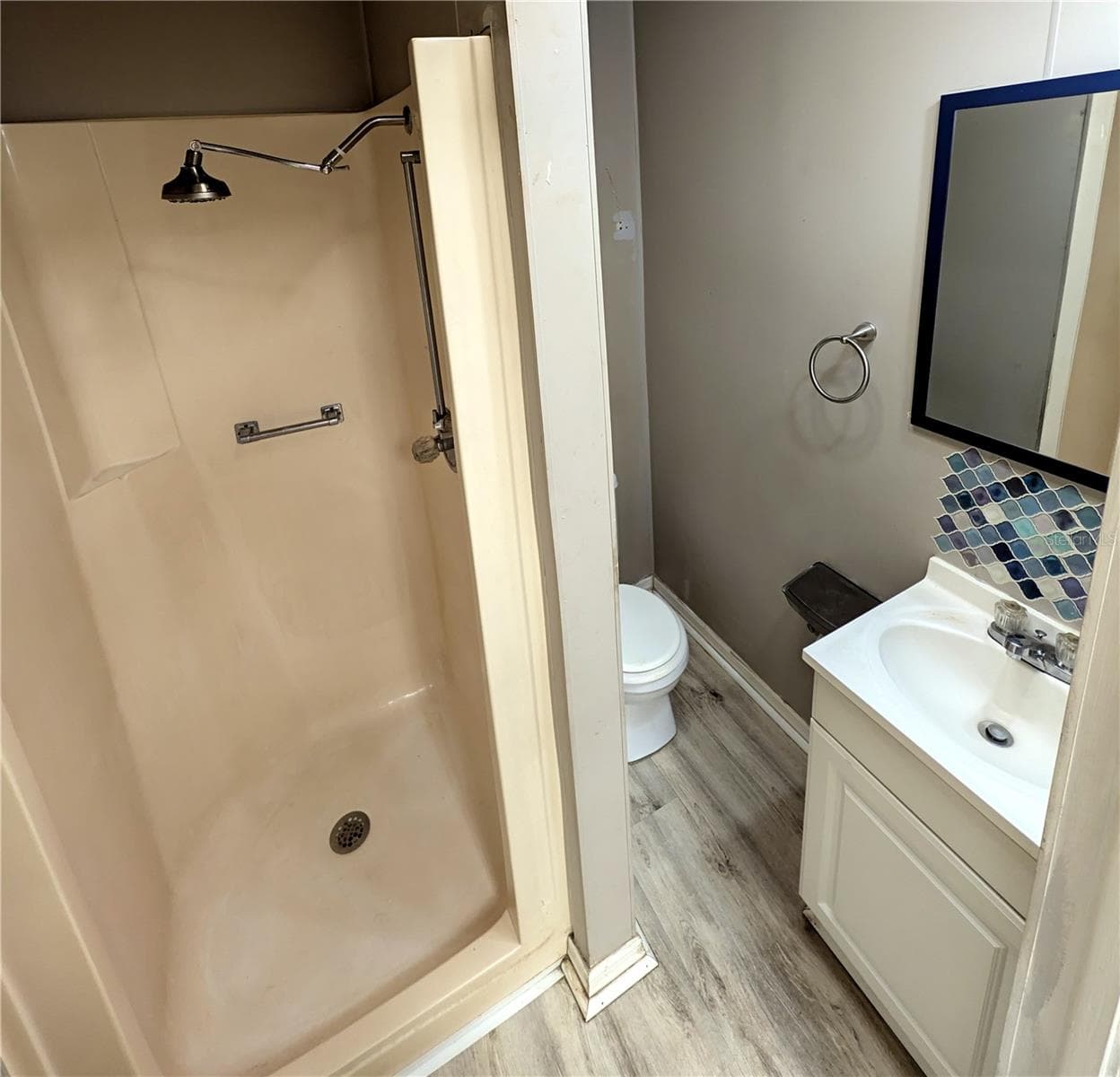 Single Family Residence at 1528 LEVERN ST, CLEARWATER, photo 10 of 39