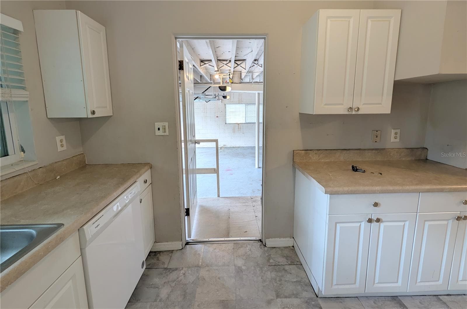 Single Family Residence at 1528 LEVERN ST, CLEARWATER, photo 14 of 39