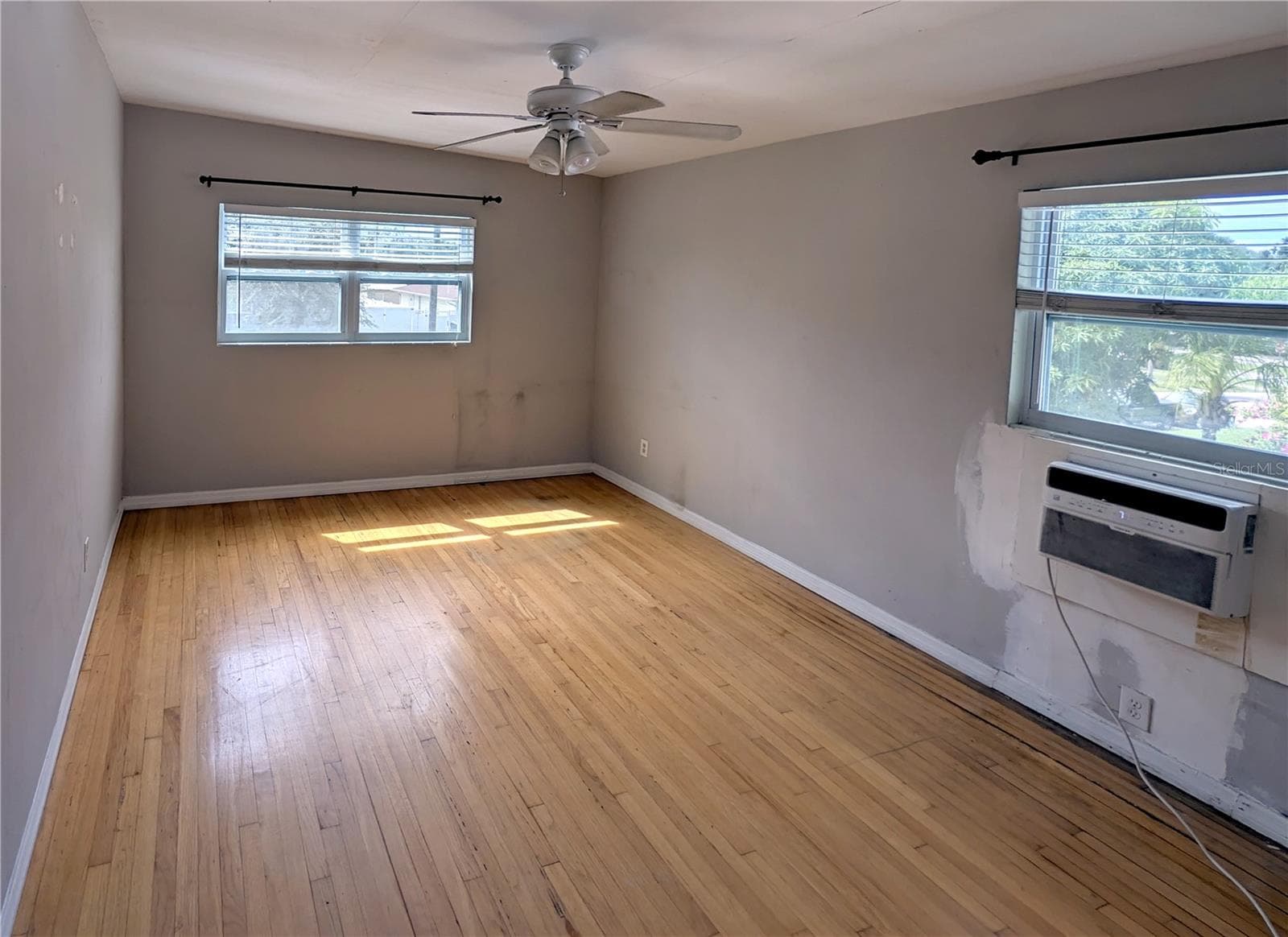 Single Family Residence at 1528 LEVERN ST, CLEARWATER, photo 23 of 39