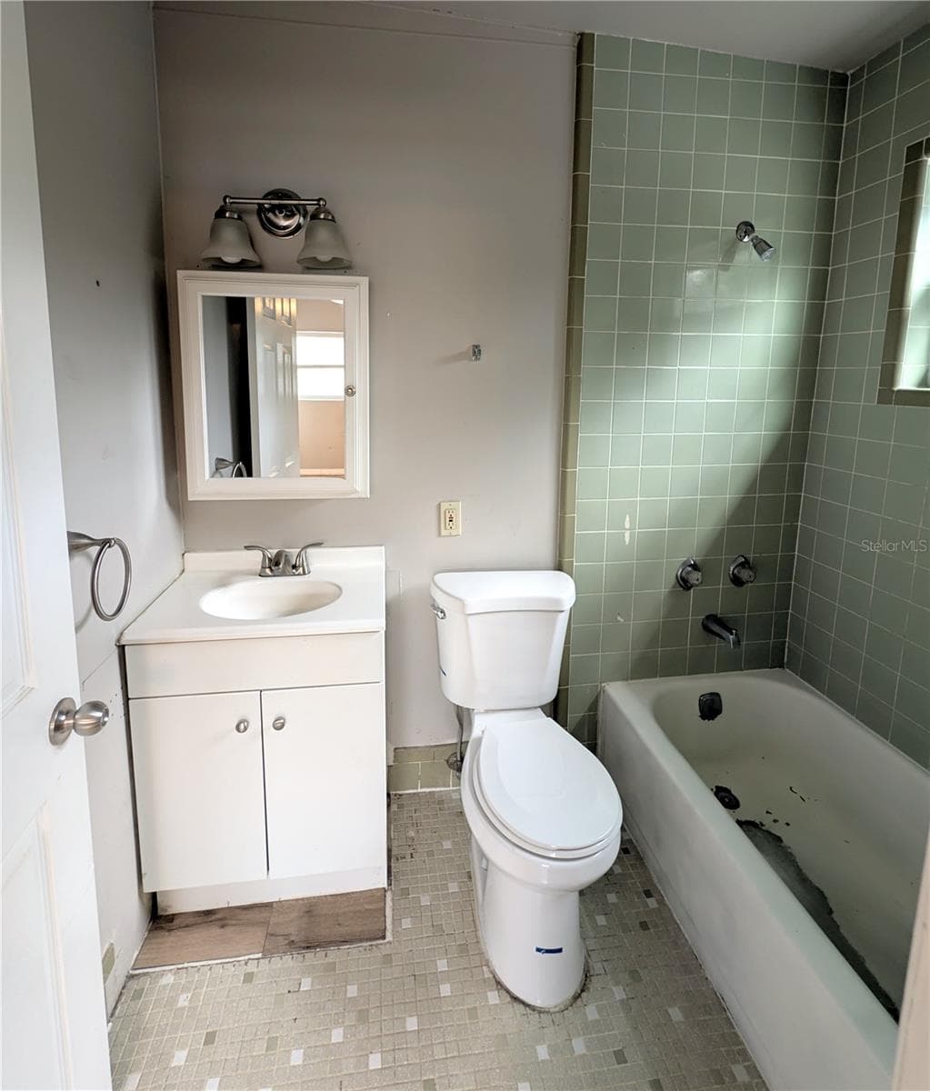 Single Family Residence at 1528 LEVERN ST, CLEARWATER, photo 26 of 39