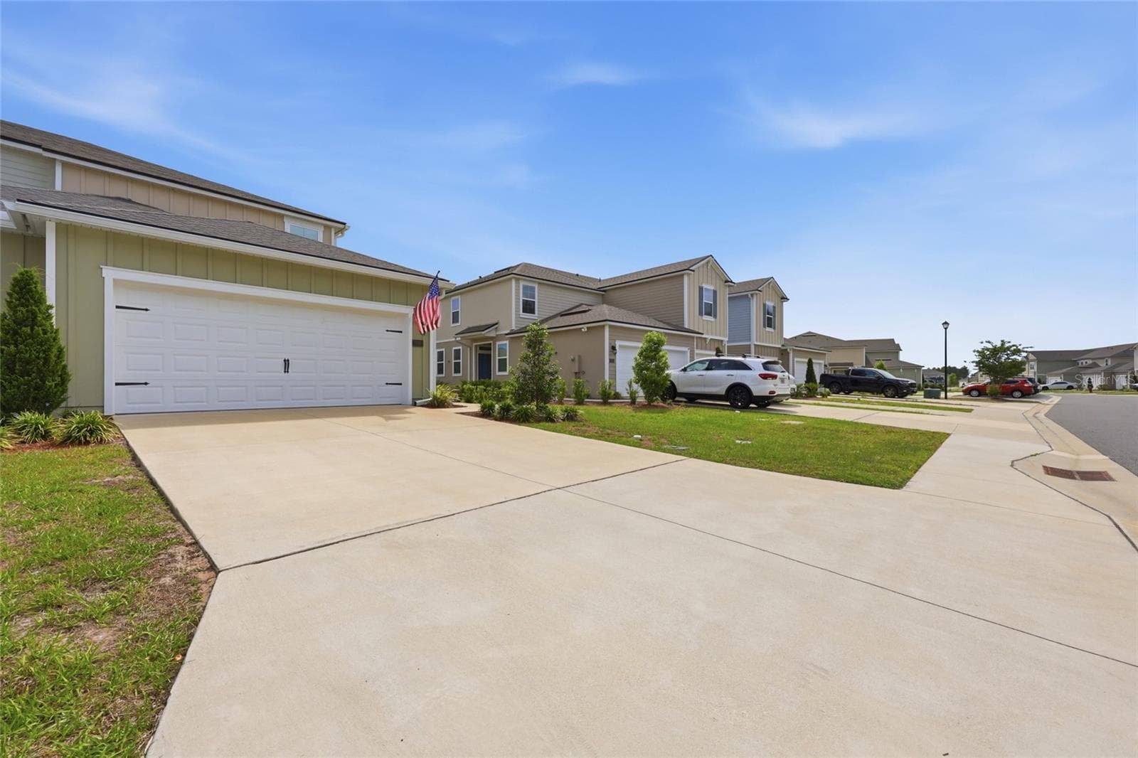 Driveway - 338 REDBUD RD, PALM COAST