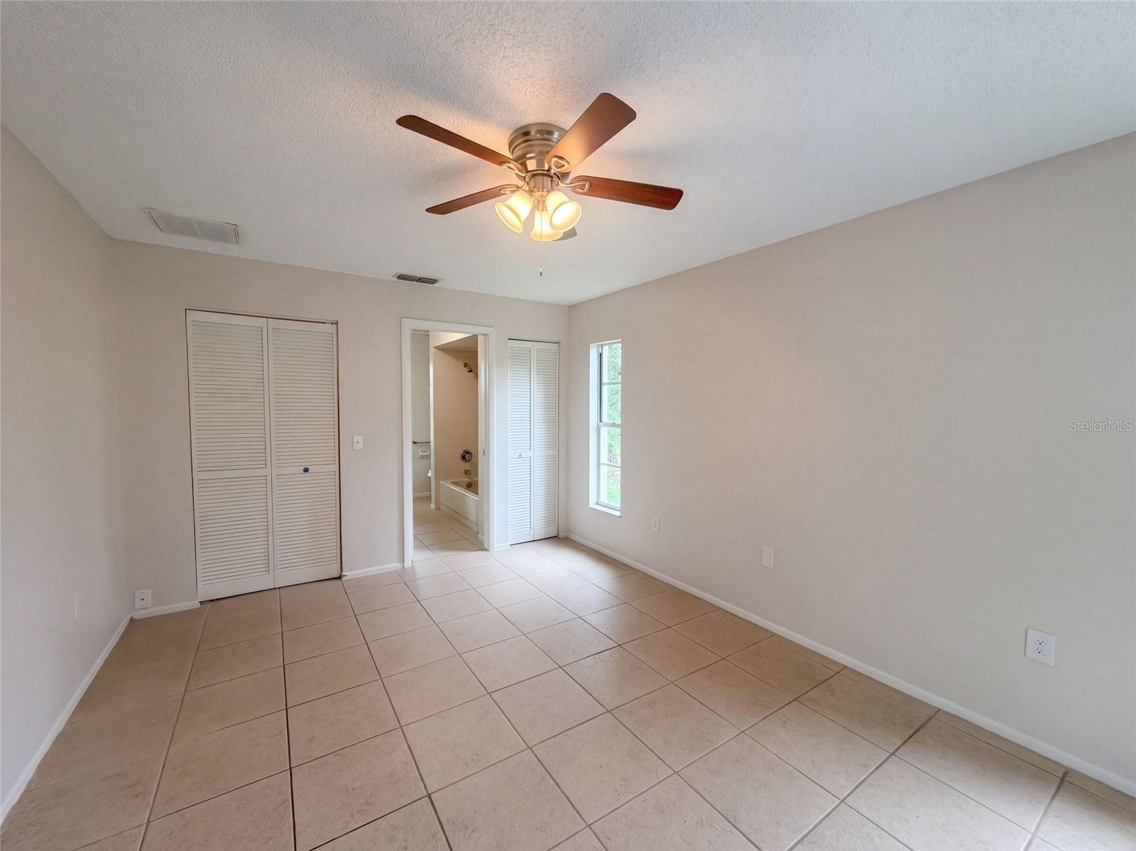 Single Family Residence at 12054 JOE HERRMANN DR, SAN ANTONIO, photo 4 of 31