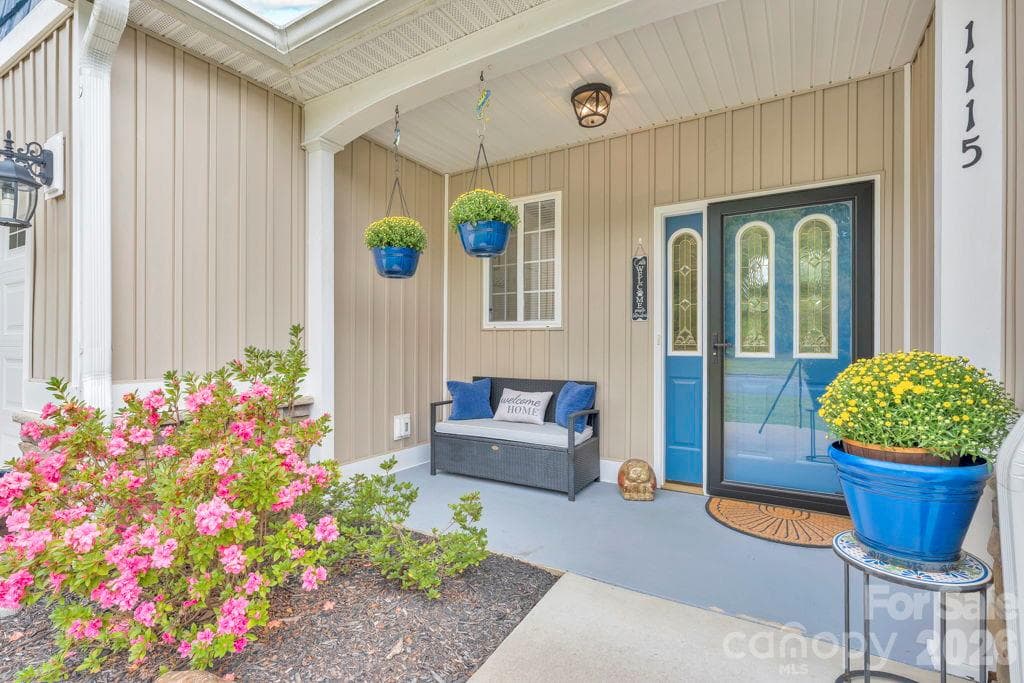 Single Family Residence at 1115 King George Court, Lenoir, photo 6 of 40