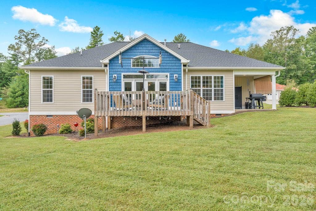 Single Family Residence at 1115 King George Court, Lenoir, photo 33 of 40