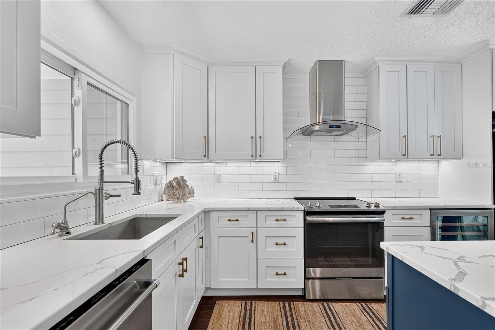 Single Family Residence at 1965 HIBISCUS ST, SARASOTA, photo 13 of 64