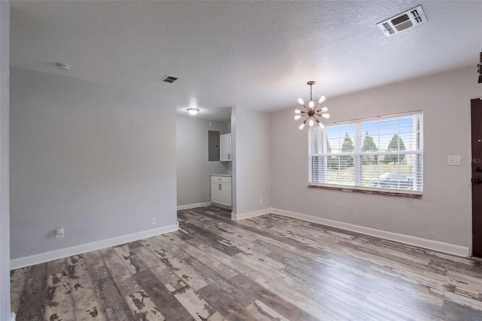 Living Room - 107 NE IVANHOE BLVD, ORLANDO