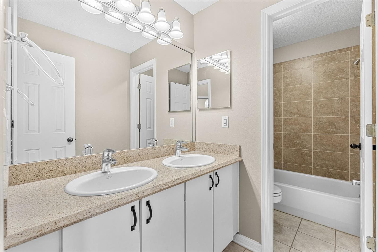 Single Family Residence at 10891 PIPING ROCK CIR, ORLANDO, photo 12 of 45