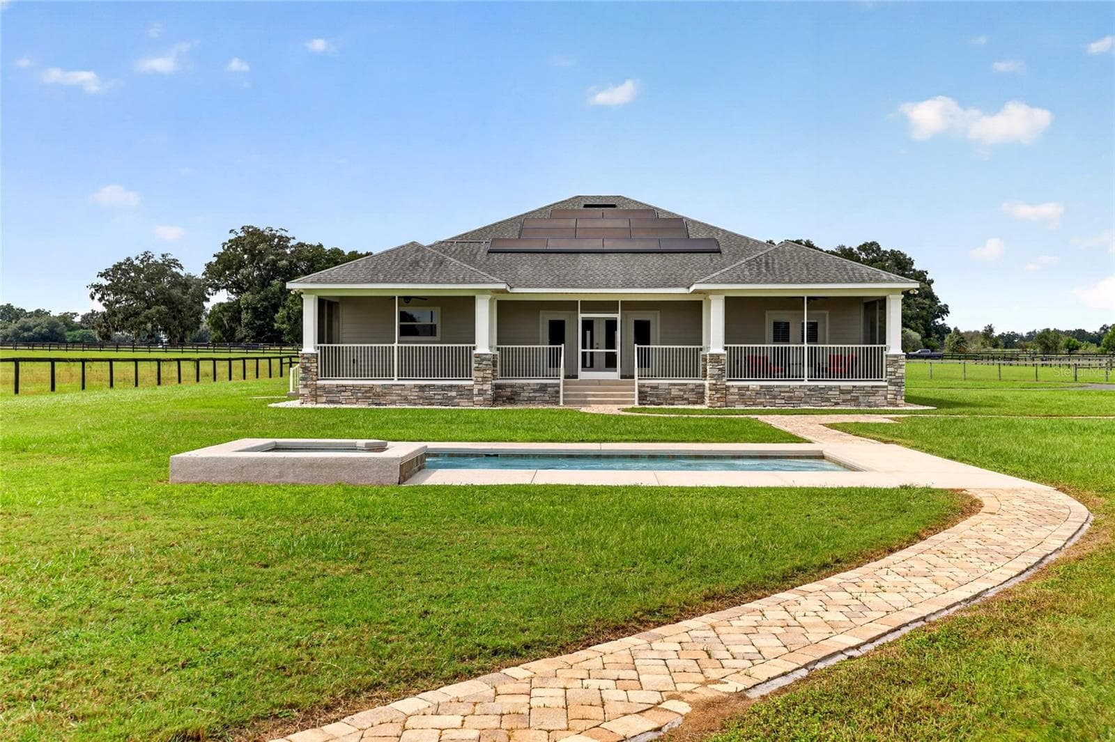 Heated Saltwater Pool with Spa. - 2556 NE 120TH ST, ANTHONY