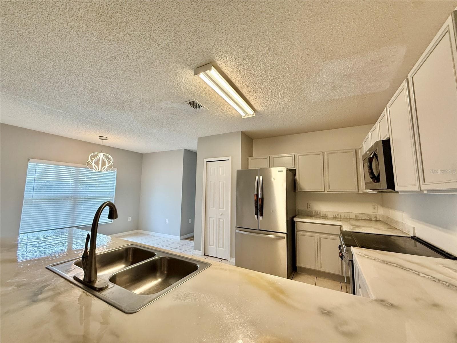 Single Family Residence at 677 ELBRIDGE DR, KISSIMMEE, photo 8 of 29
