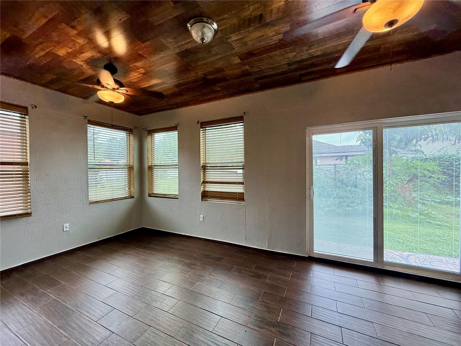 Single Family Residence at 677 ELBRIDGE DR, KISSIMMEE, photo 23 of 29