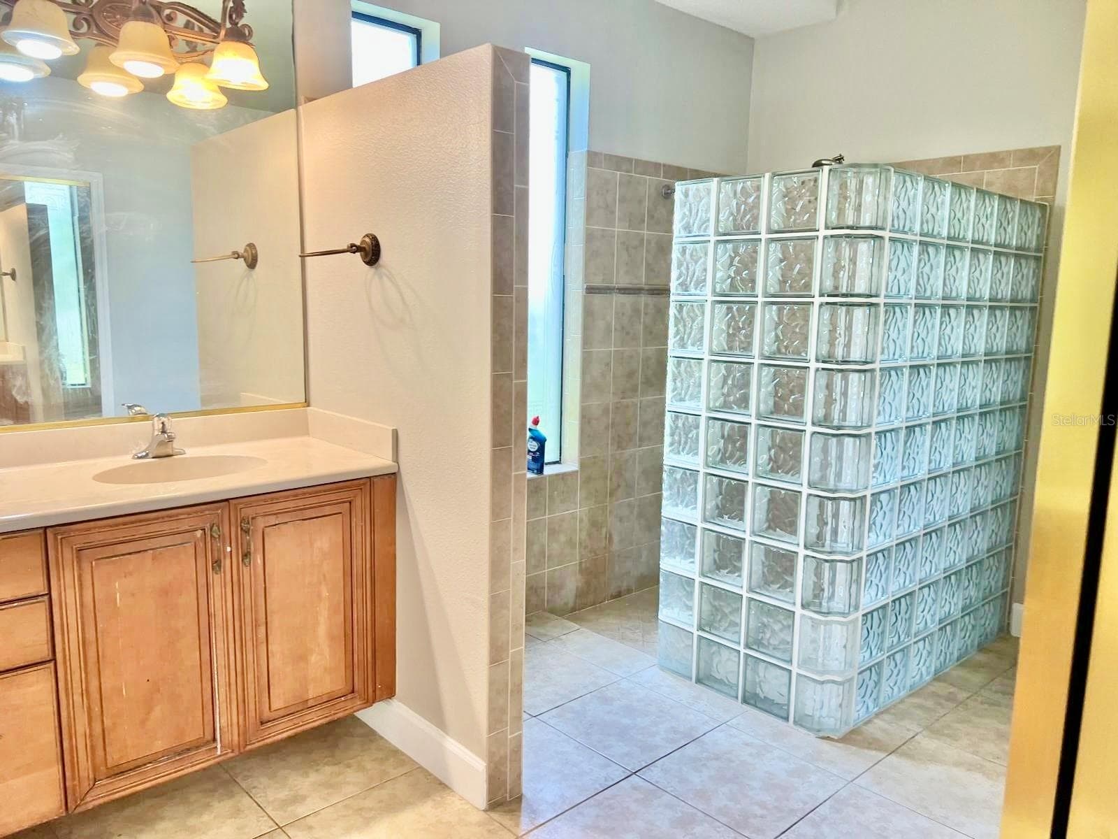 Single Family Residence at 971 STONE LAKE DR, ORMOND BEACH, photo 14 of 34