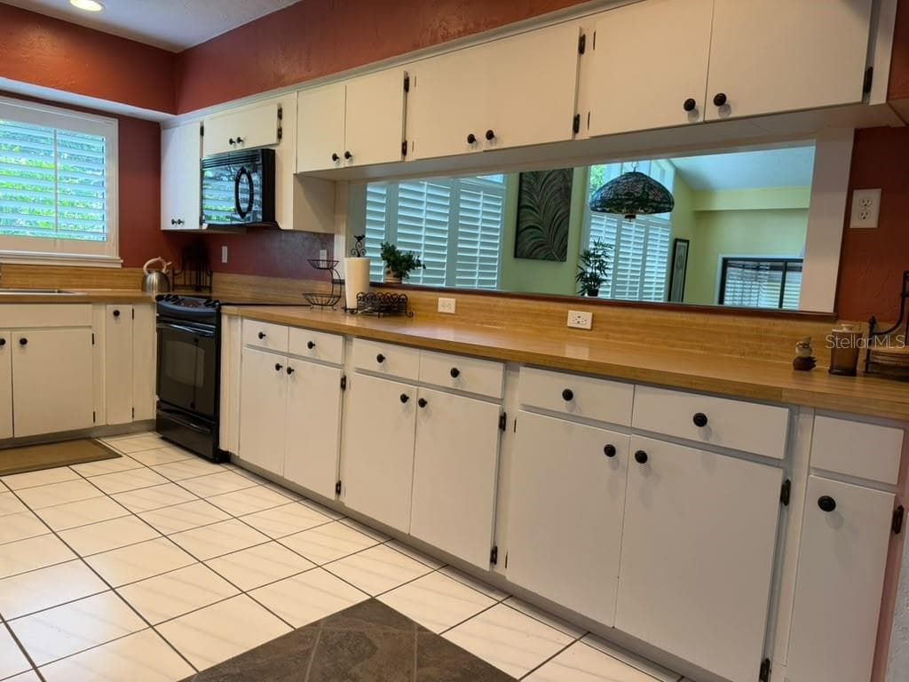 Single Family Residence at 107 CANTERBURY DR, HAINES CITY, photo 3 of 24