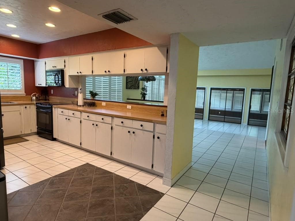 Single Family Residence at 107 CANTERBURY DR, HAINES CITY, photo 4 of 24