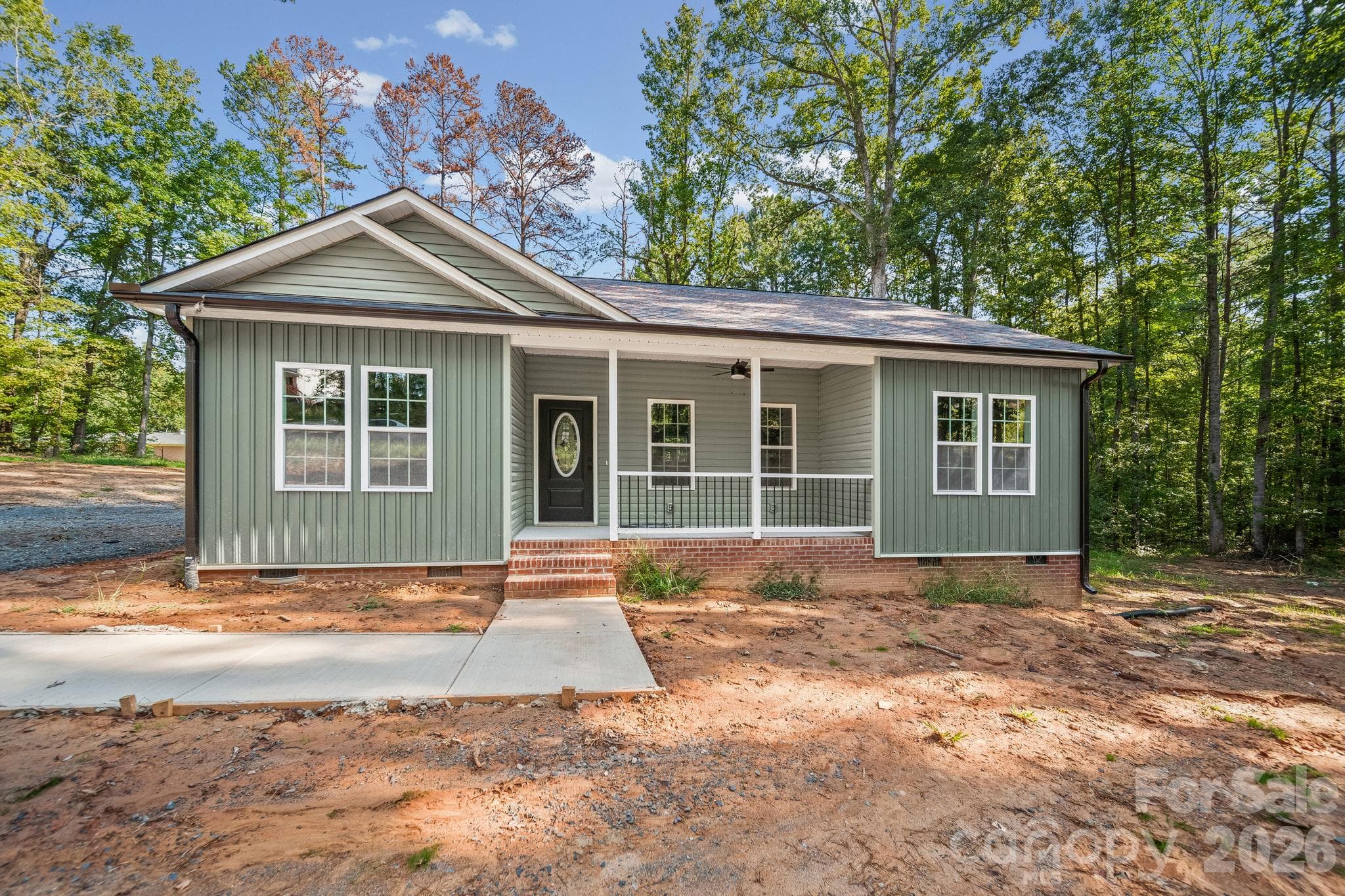 Single Family Residence at 1635 Rollingwood Drive, Kannapolis, photo 2 of 18