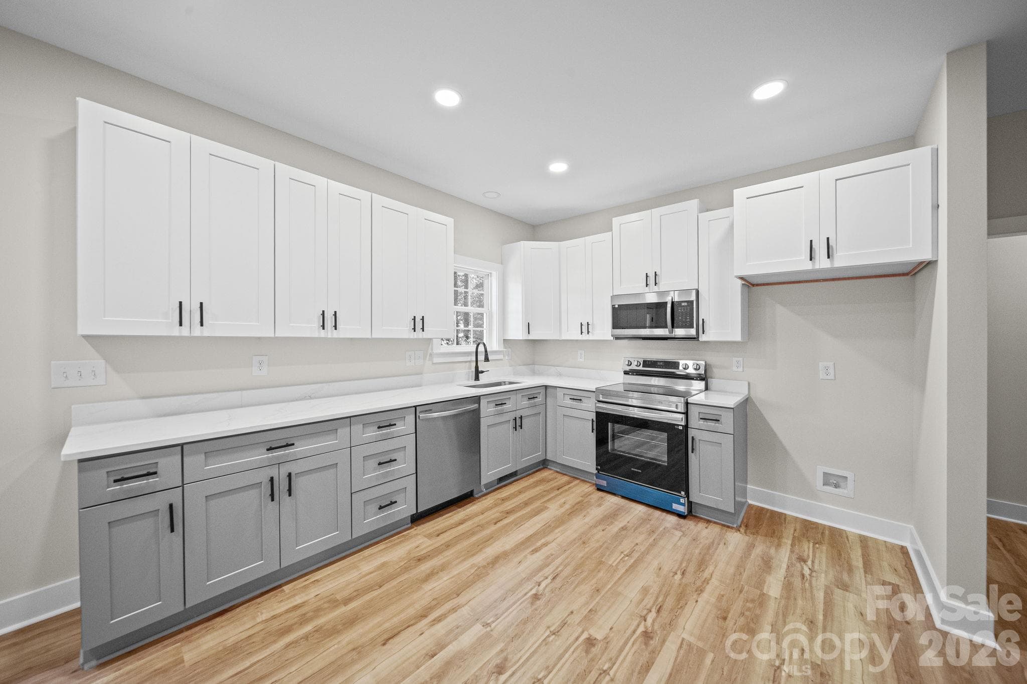 Single Family Residence at 1635 Rollingwood Drive, Kannapolis, photo 8 of 18