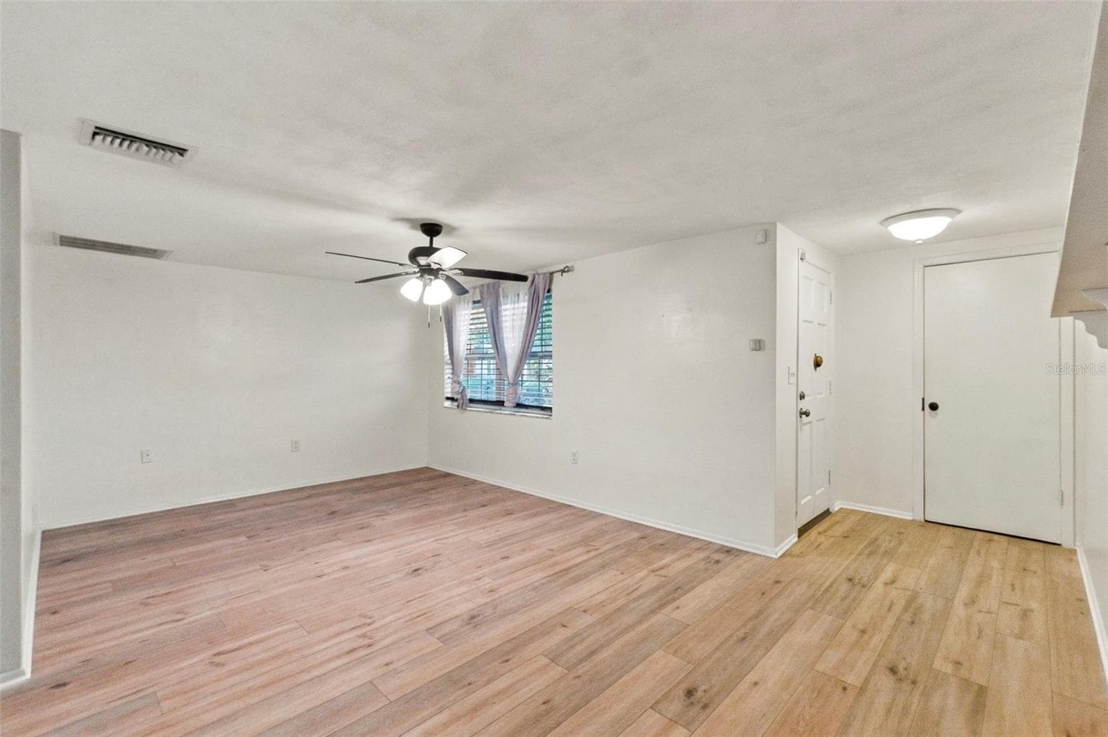 Living room - 3930 SAIL DR, NEW PORT RICHEY