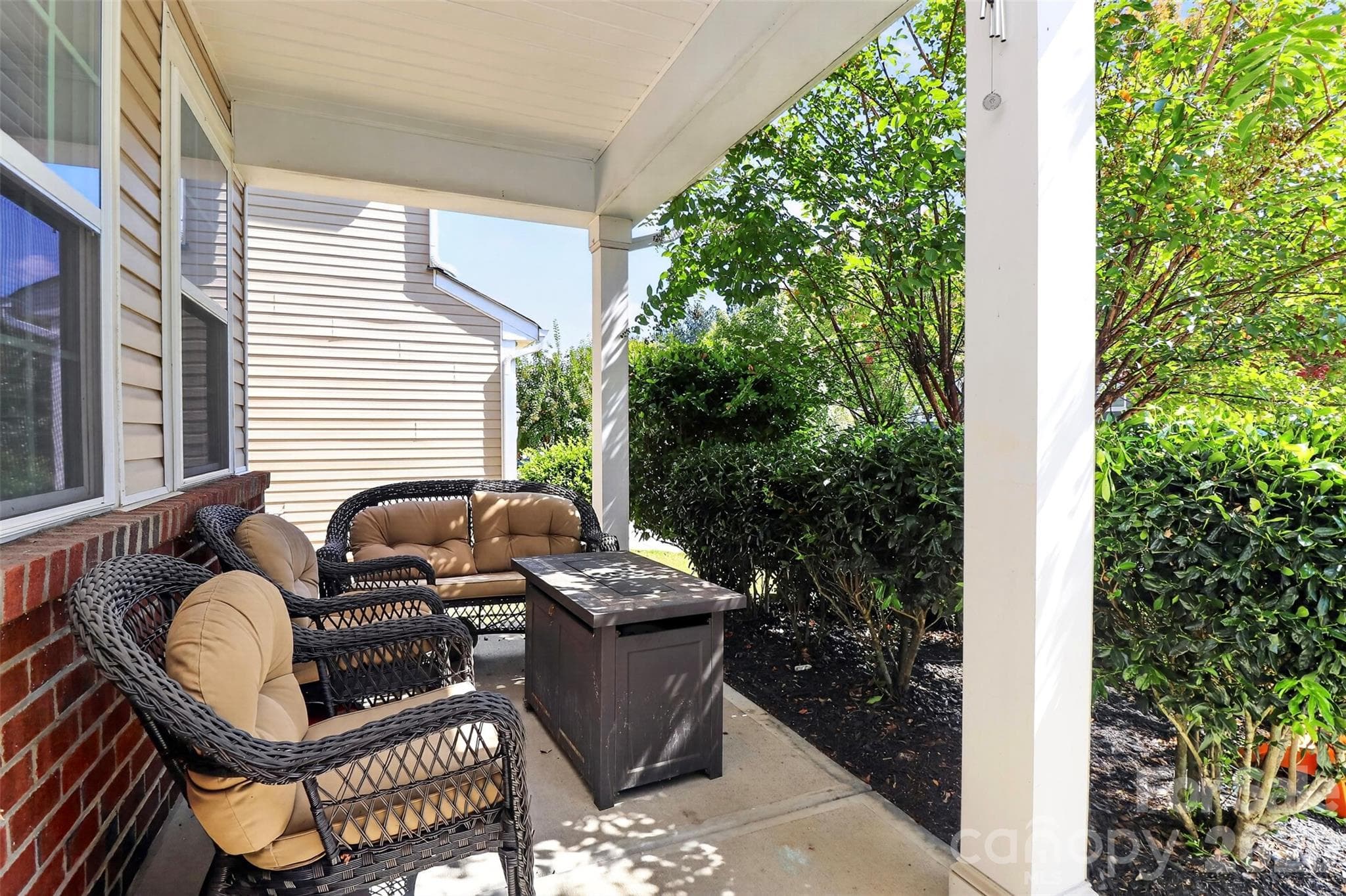 Covered front porch - 78066 Rillstone Drive, Lancaster
