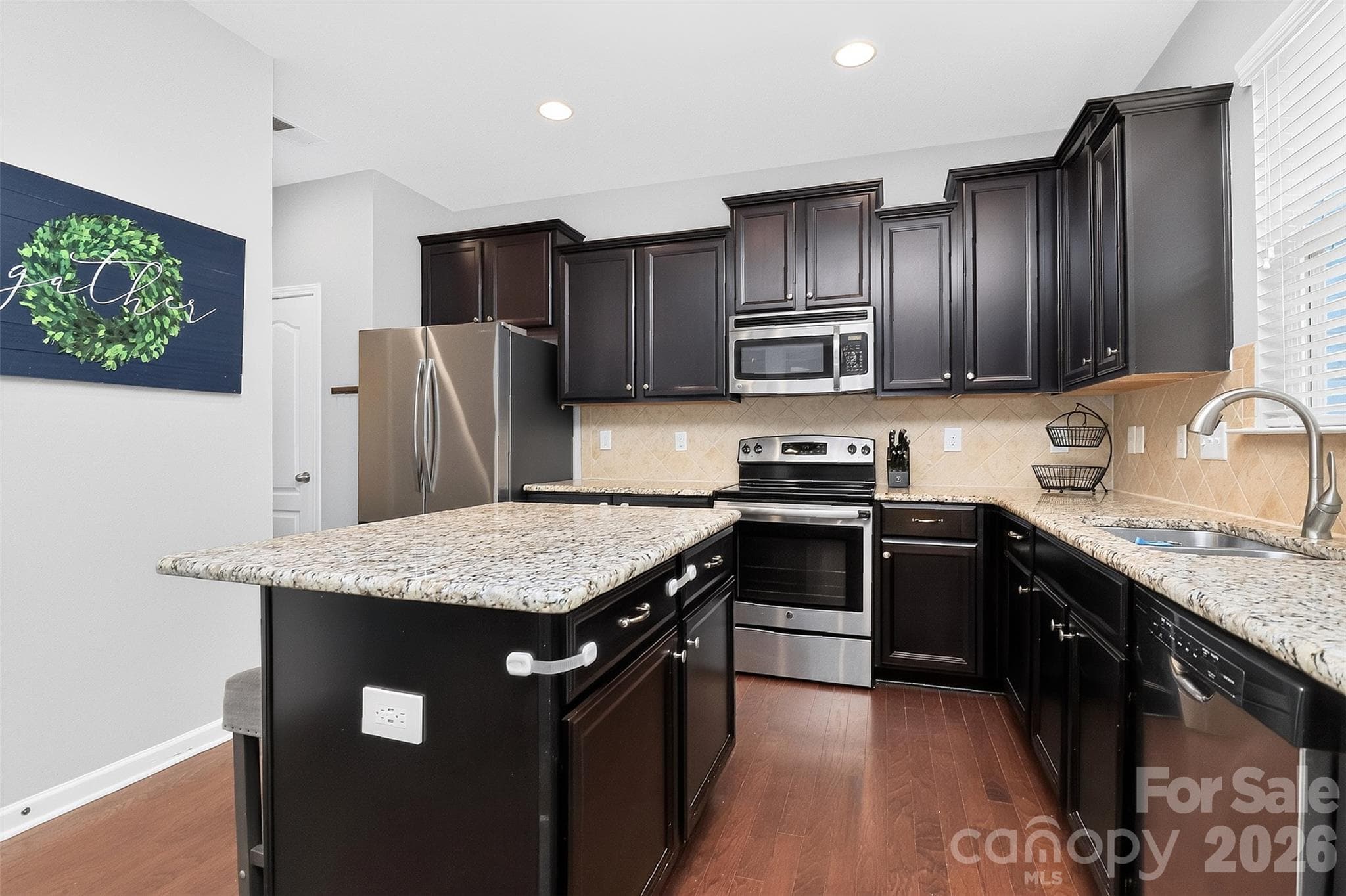 Single Family Residence at 78066 Rillstone Drive, Lancaster, photo 19 of 42
