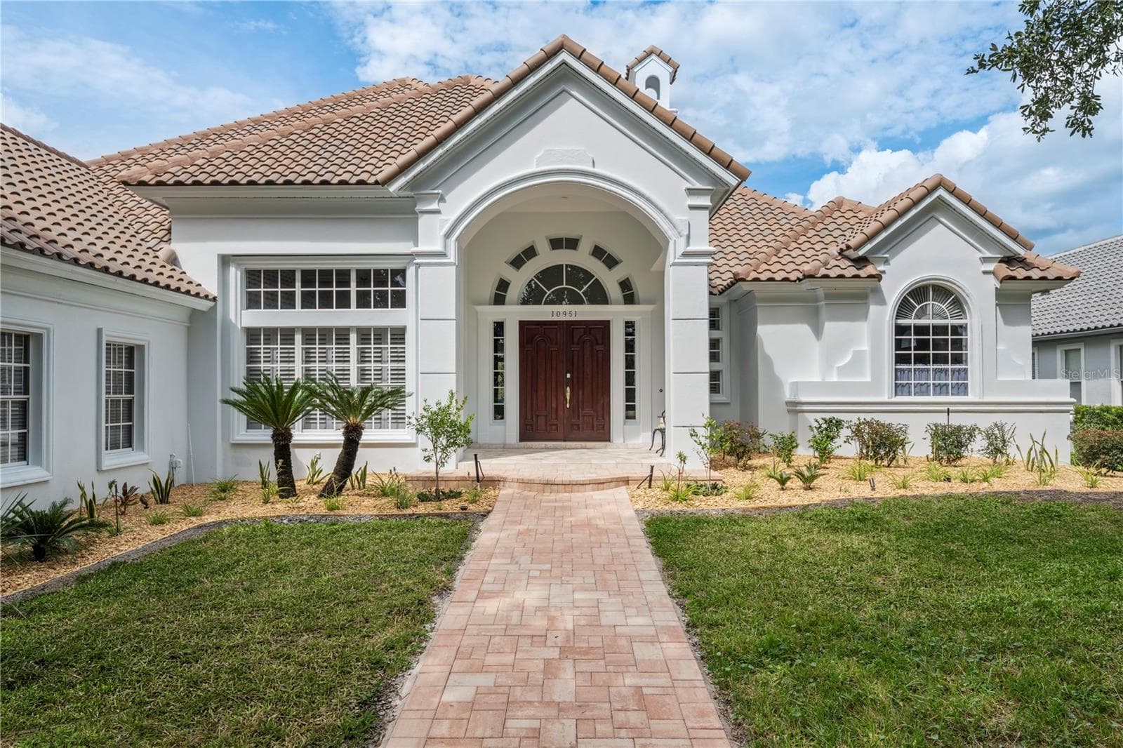 Single Family Residence at 10951 EMERALD CHASE DR, ORLANDO, photo 3 of 44