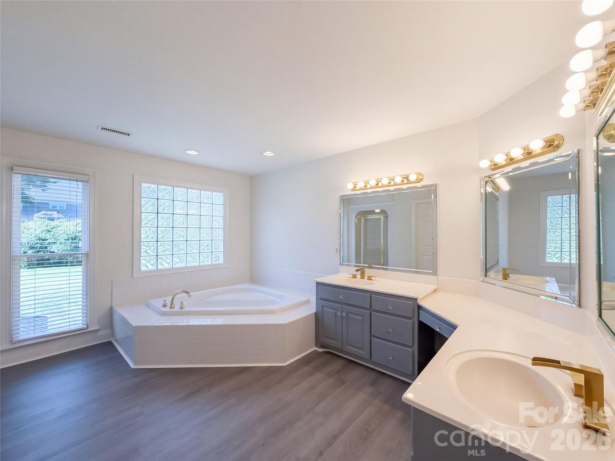 Single Family Residence at 4215 3rd Street NW, Hickory, photo 14 of 24