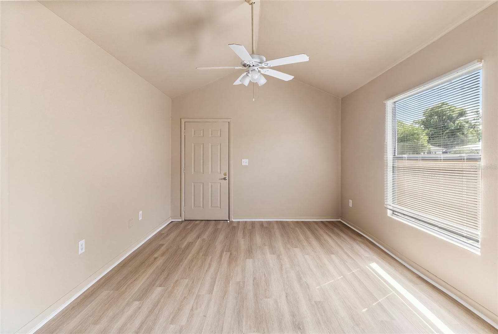 Single Family Residence at 3701 38TH AVE N, ST PETERSBURG, photo 5 of 32