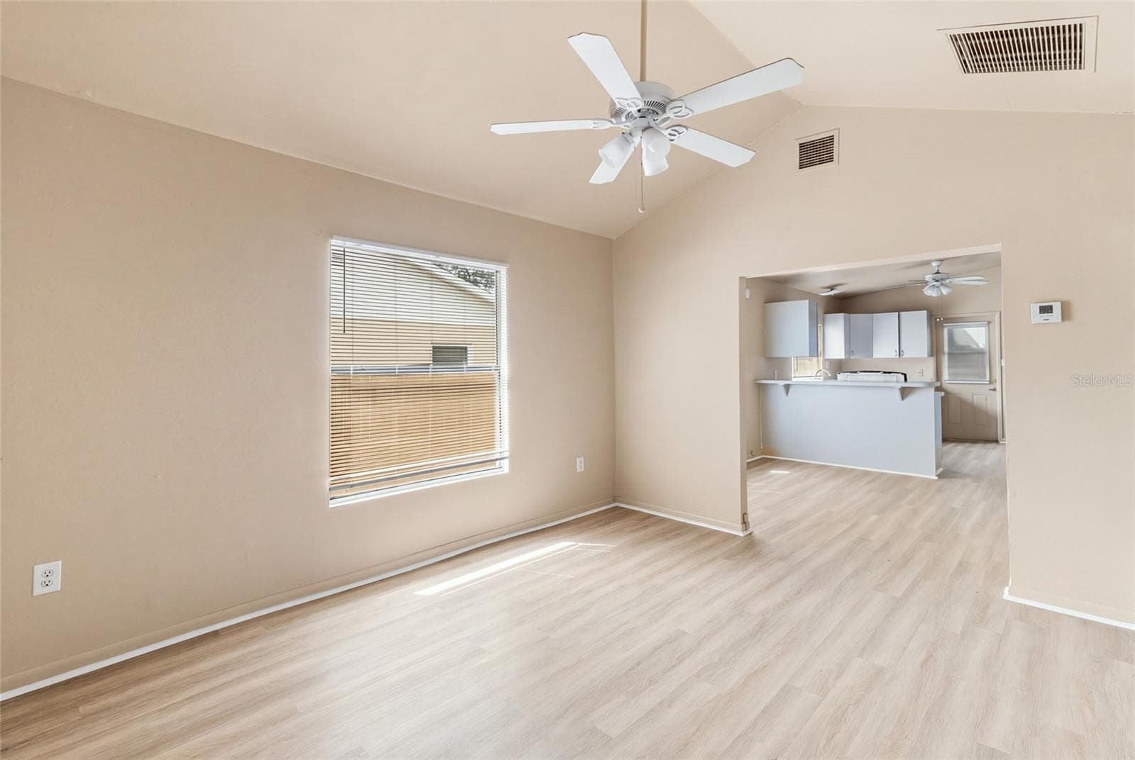 Single Family Residence at 3701 38TH AVE N, ST PETERSBURG, photo 9 of 32