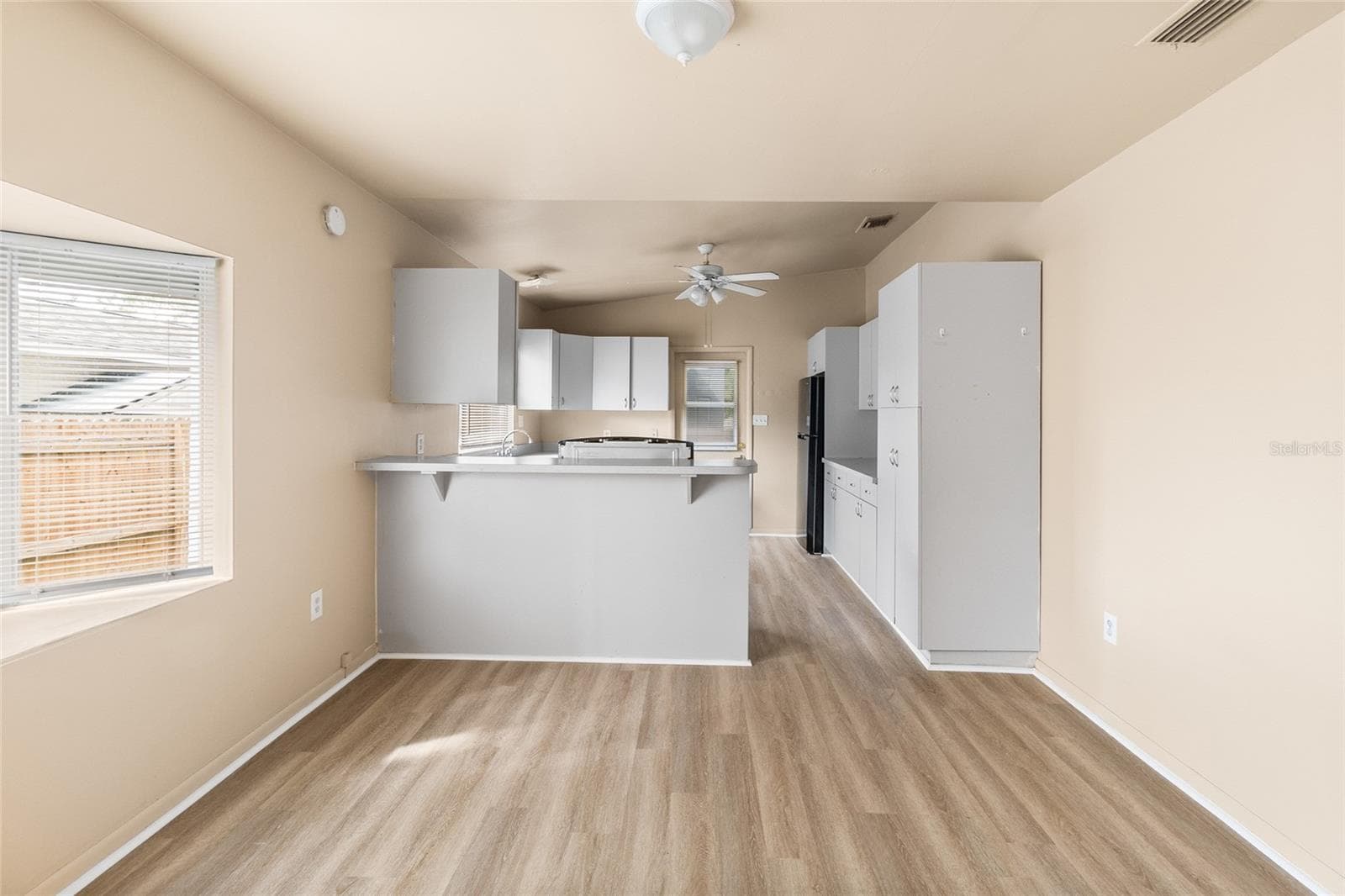 Single Family Residence at 3701 38TH AVE N, ST PETERSBURG, photo 11 of 32