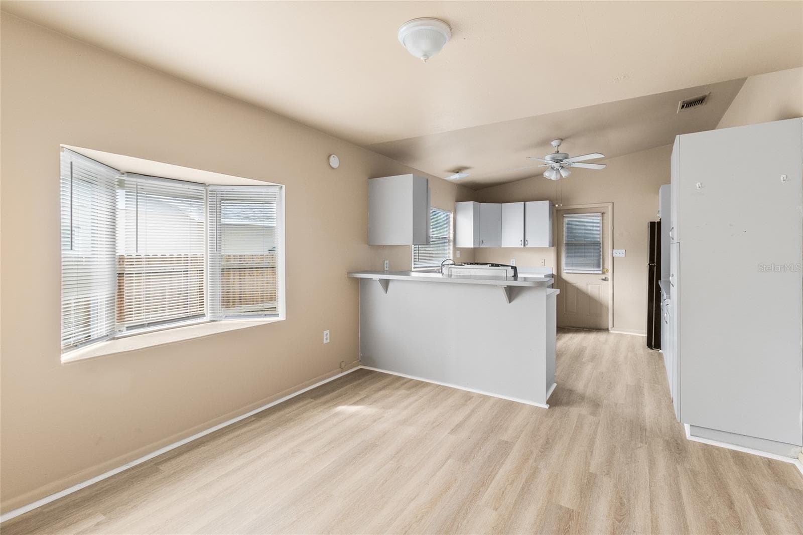 Single Family Residence at 3701 38TH AVE N, ST PETERSBURG, photo 13 of 32