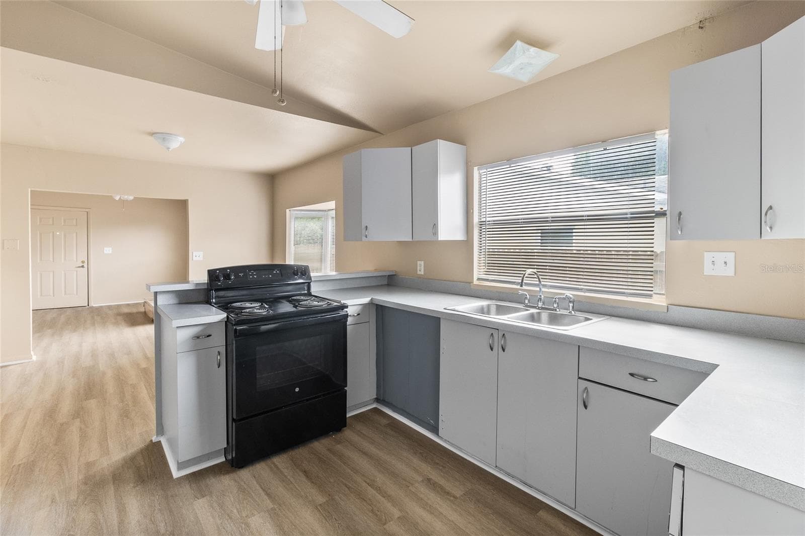 Single Family Residence at 3701 38TH AVE N, ST PETERSBURG, photo 16 of 32