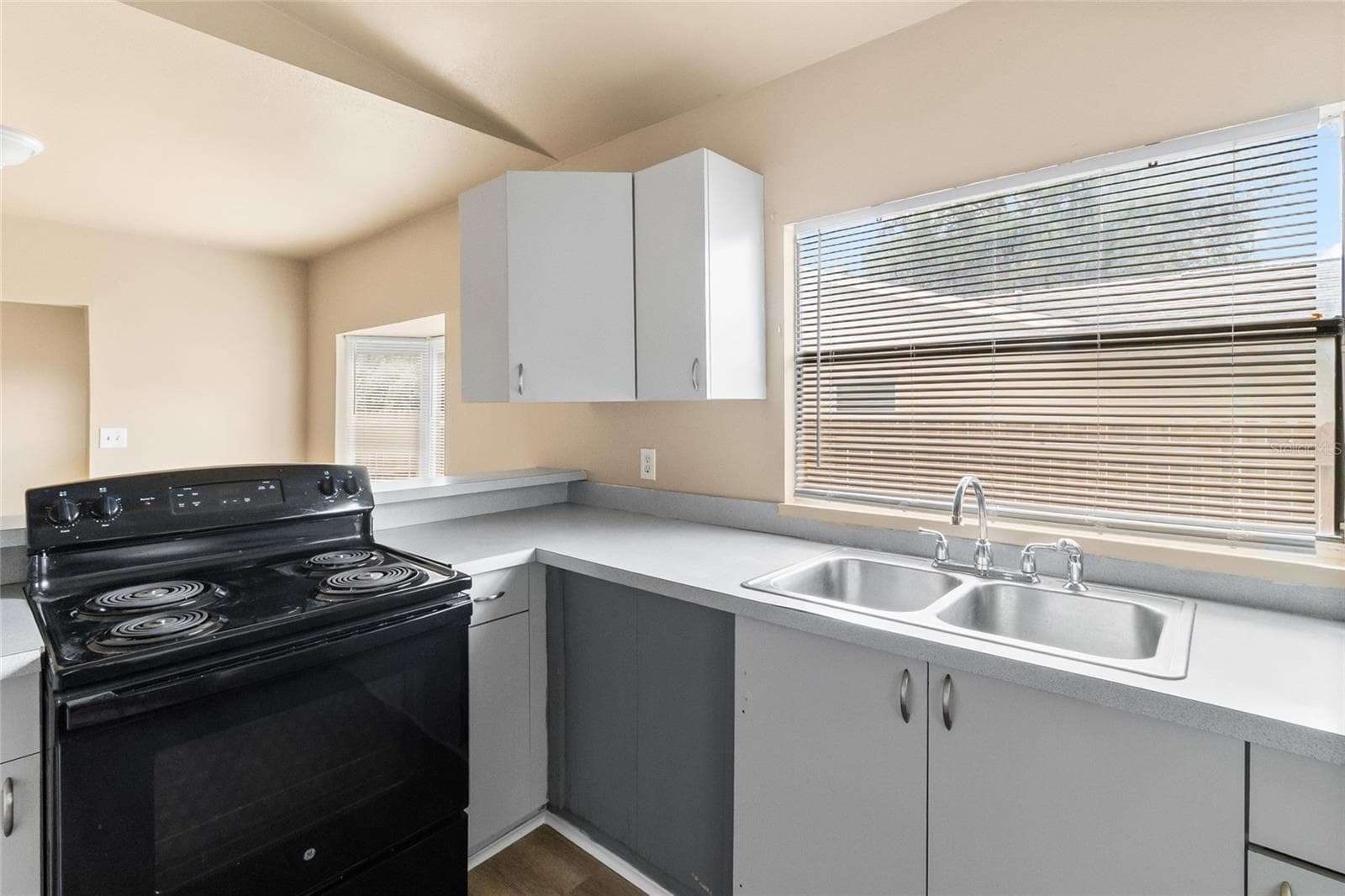 Single Family Residence at 3701 38TH AVE N, ST PETERSBURG, photo 17 of 32