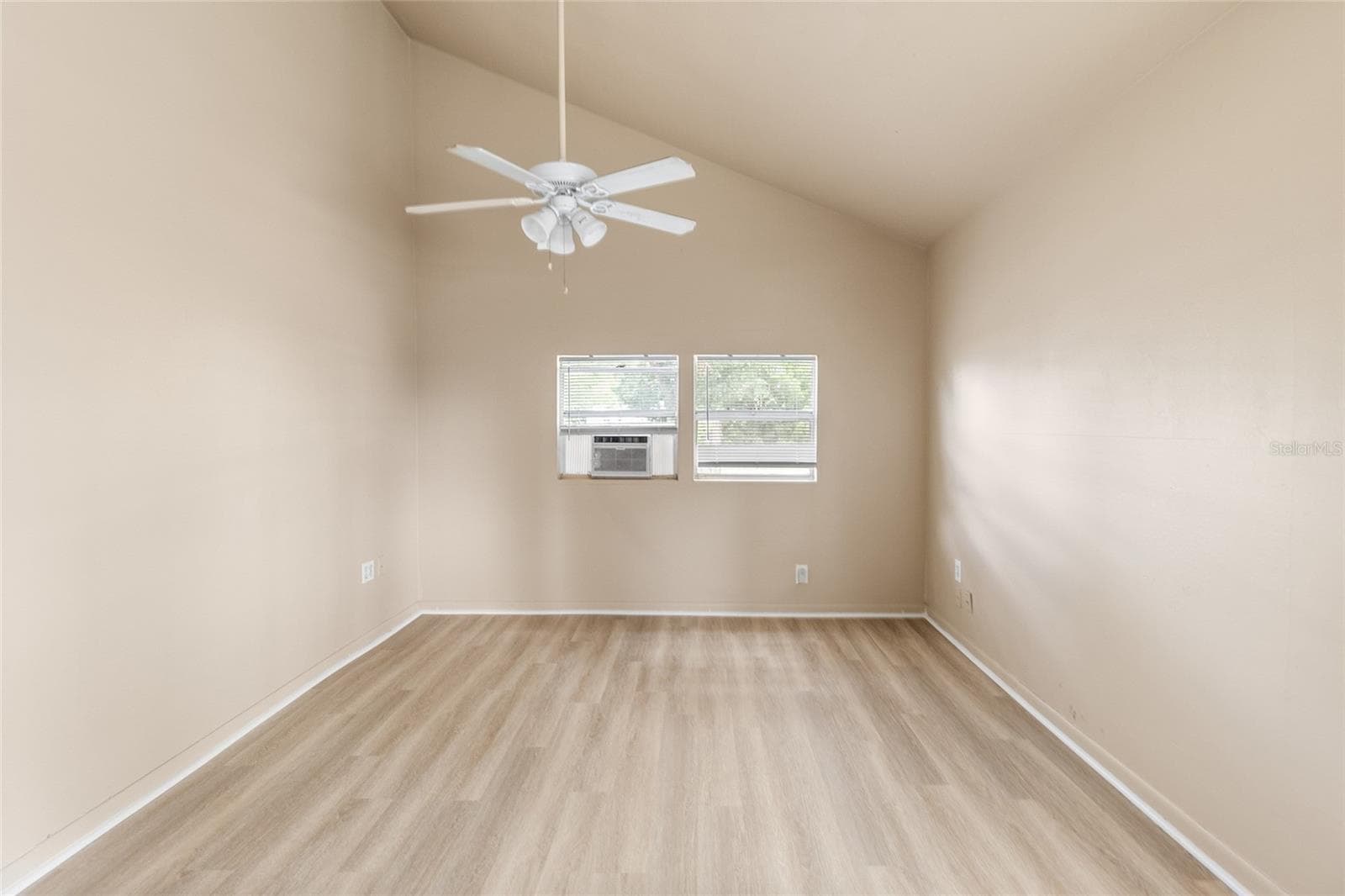 Single Family Residence at 3701 38TH AVE N, ST PETERSBURG, photo 24 of 32