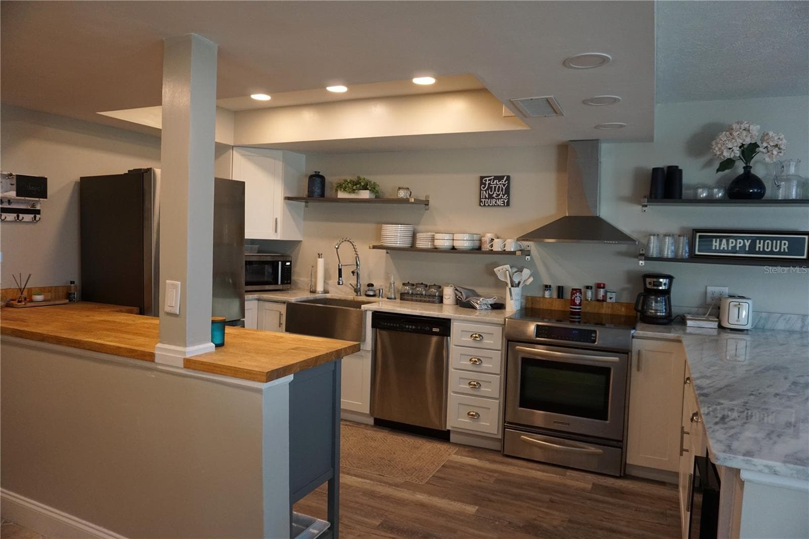 Condominium at 534 PINELLAS BAYWAY S #204, TIERRA VERDE, photo 12 of 43