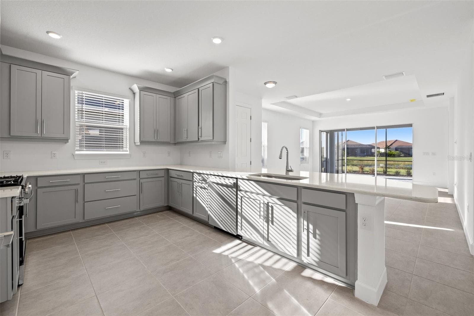 Single Family Residence at 16117 ISOLA PL, LAKEWOOD RANCH, photo 16 of 54
