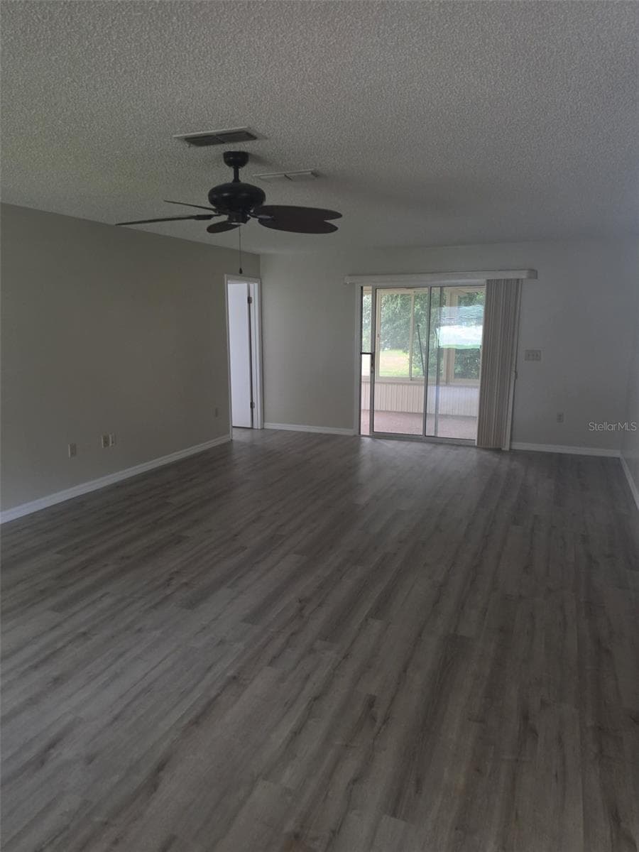 Family room - 10765 SW 63RD TER, OCALA