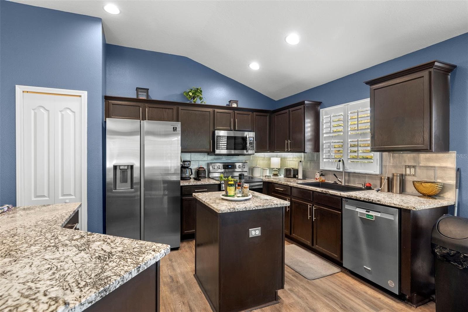 Single Family Residence at 7831 STONELEIGH DR, LAND O LAKES, photo 12 of 61