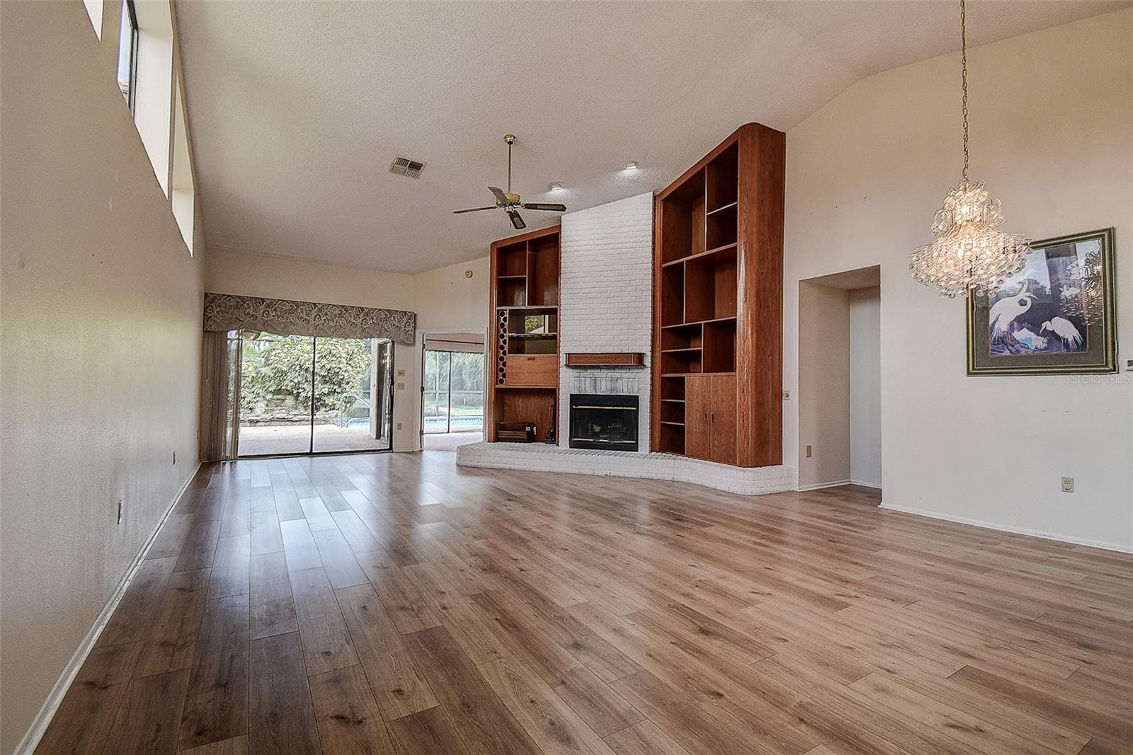 Wood Burning Fireplace - 3609 DARSTON ST, PALM HARBOR