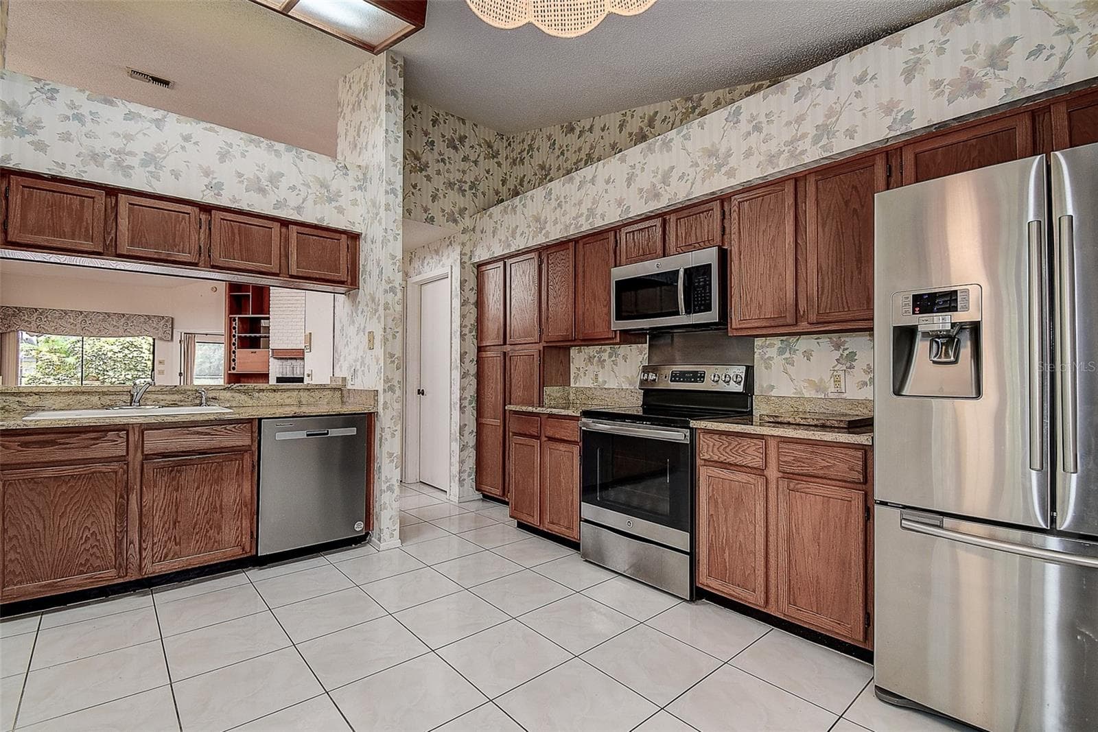 Wood Cabinets and Stainless Appliances - 3609 DARSTON ST, PALM HARBOR