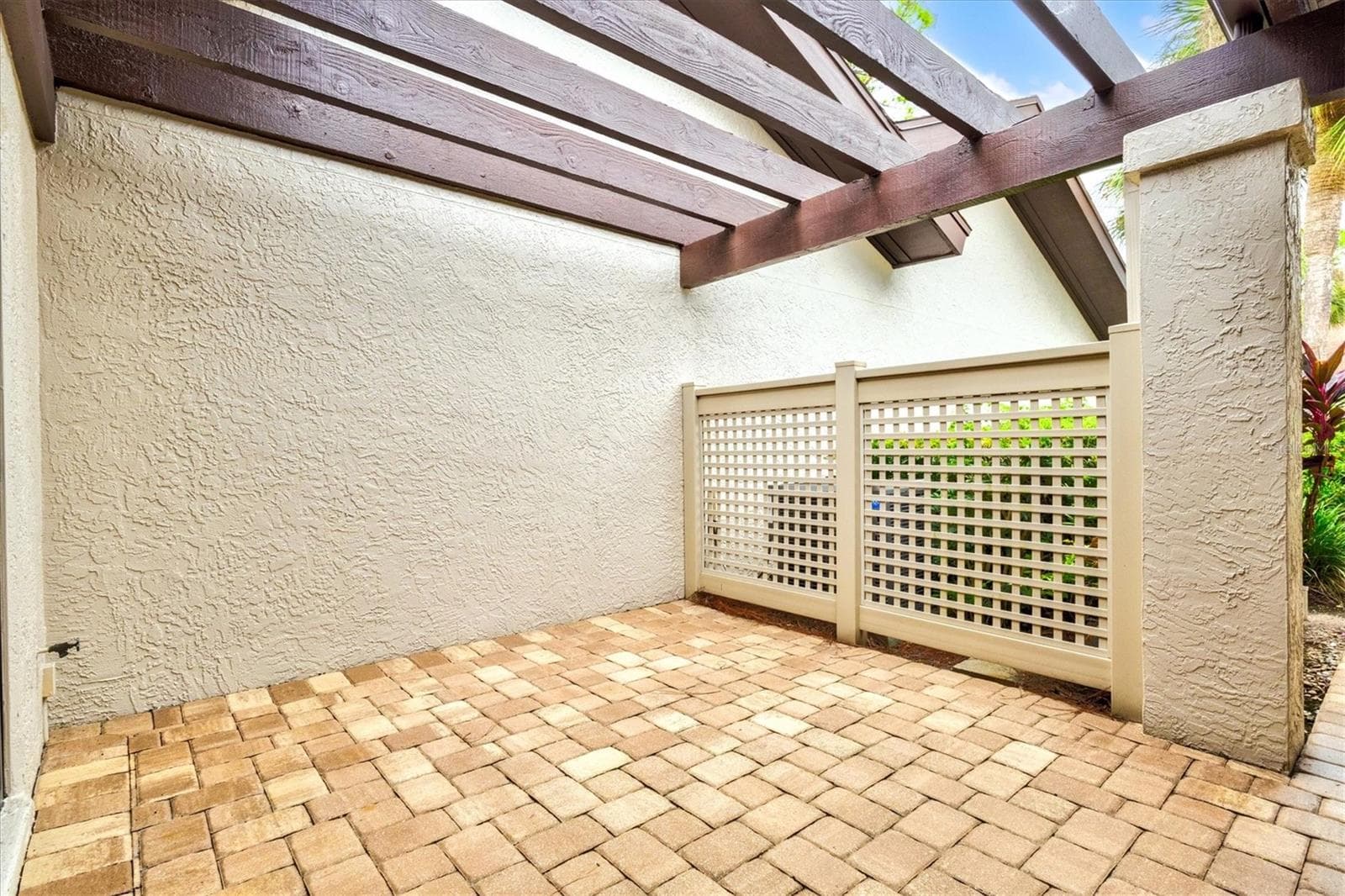 Front lania - 3118 WINDRUSH BOURNE #8, SARASOTA