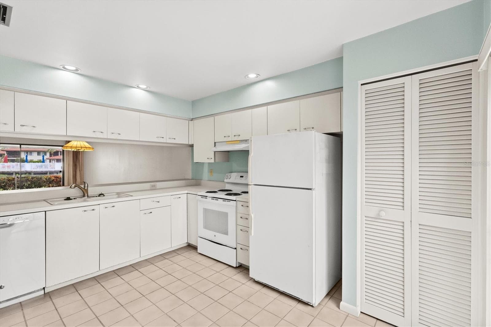 kitchen - 3118 WINDRUSH BOURNE #8, SARASOTA